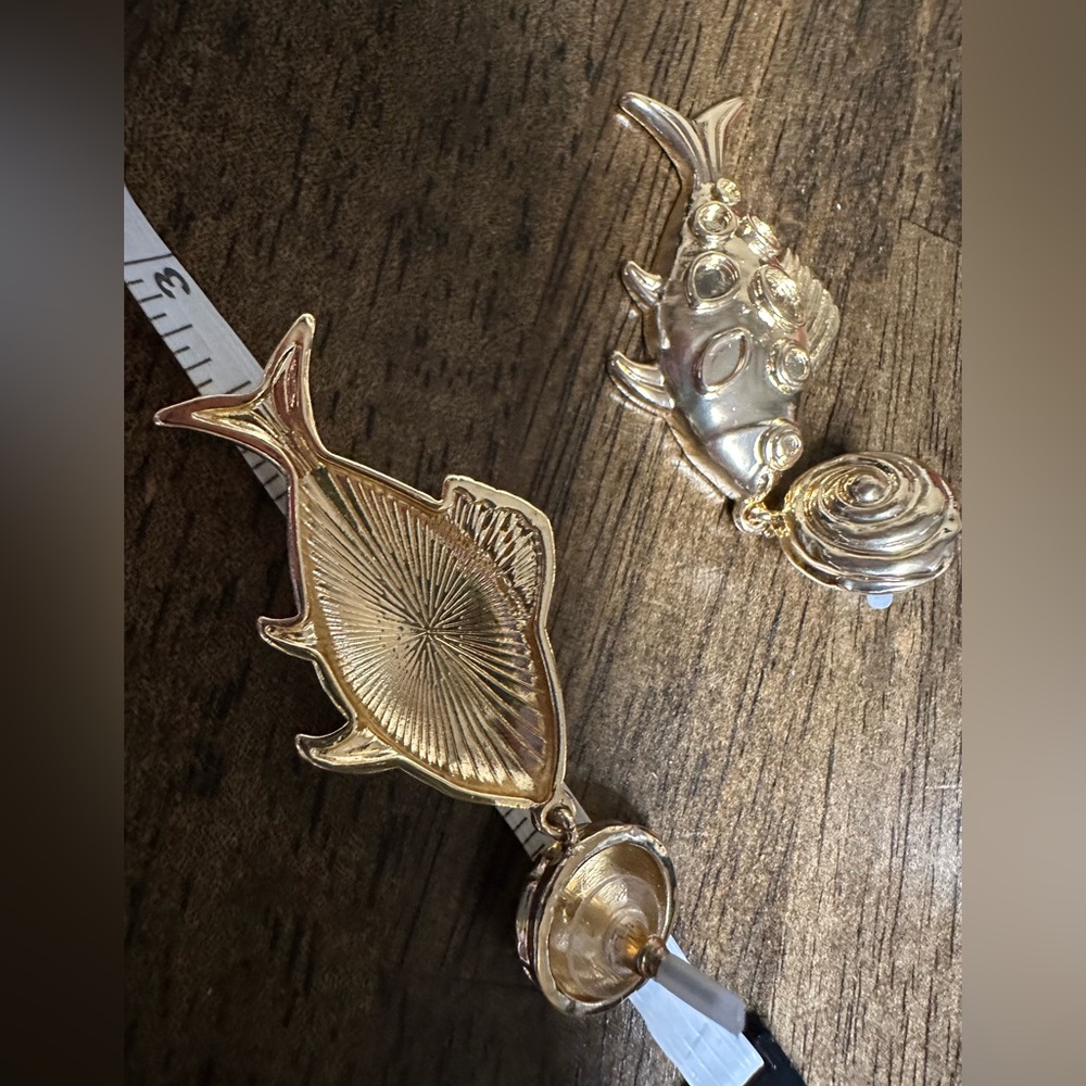 Brand new Gold Fish Dangle Light Earrings - Picture 3 of 3